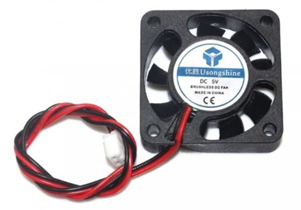 送料無料！　5Vファン　4cm×4cm×1.0cm　新品未使用　ブラシレスモーター　静音タイプ