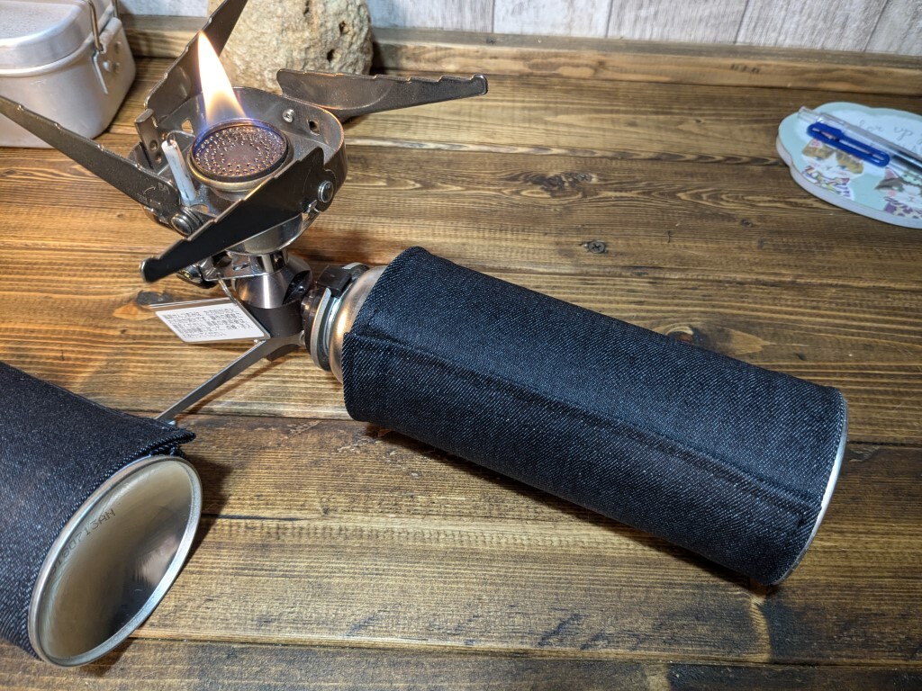 送料無料！　ガス缶カバー(CB缶用)　国産デニム地使用。ナチュラルな風合いでキャンプシーンに馴染みます！　CB缶カバー　ボンベカバー