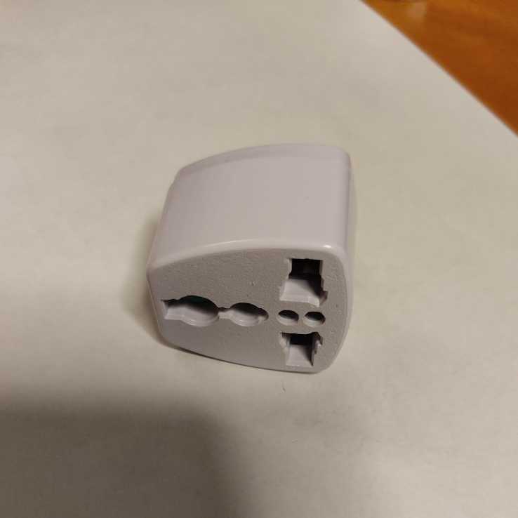 送料無料! 海外電気製品用 電源アダプター コンセント変換アダプター マルチアダプター